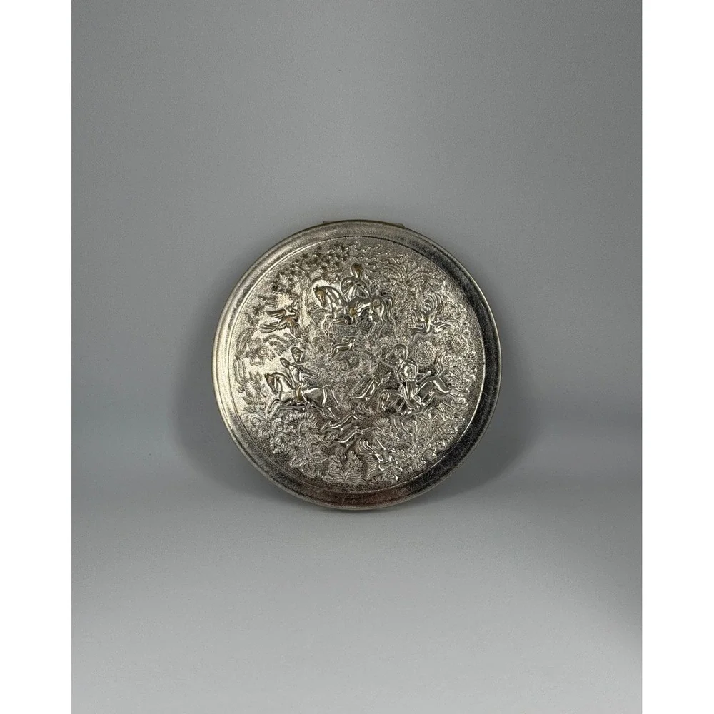 Vintage Tussy Silver Tone Makeup Compact Repousse Hunting Scene Horseback 3 Inch
